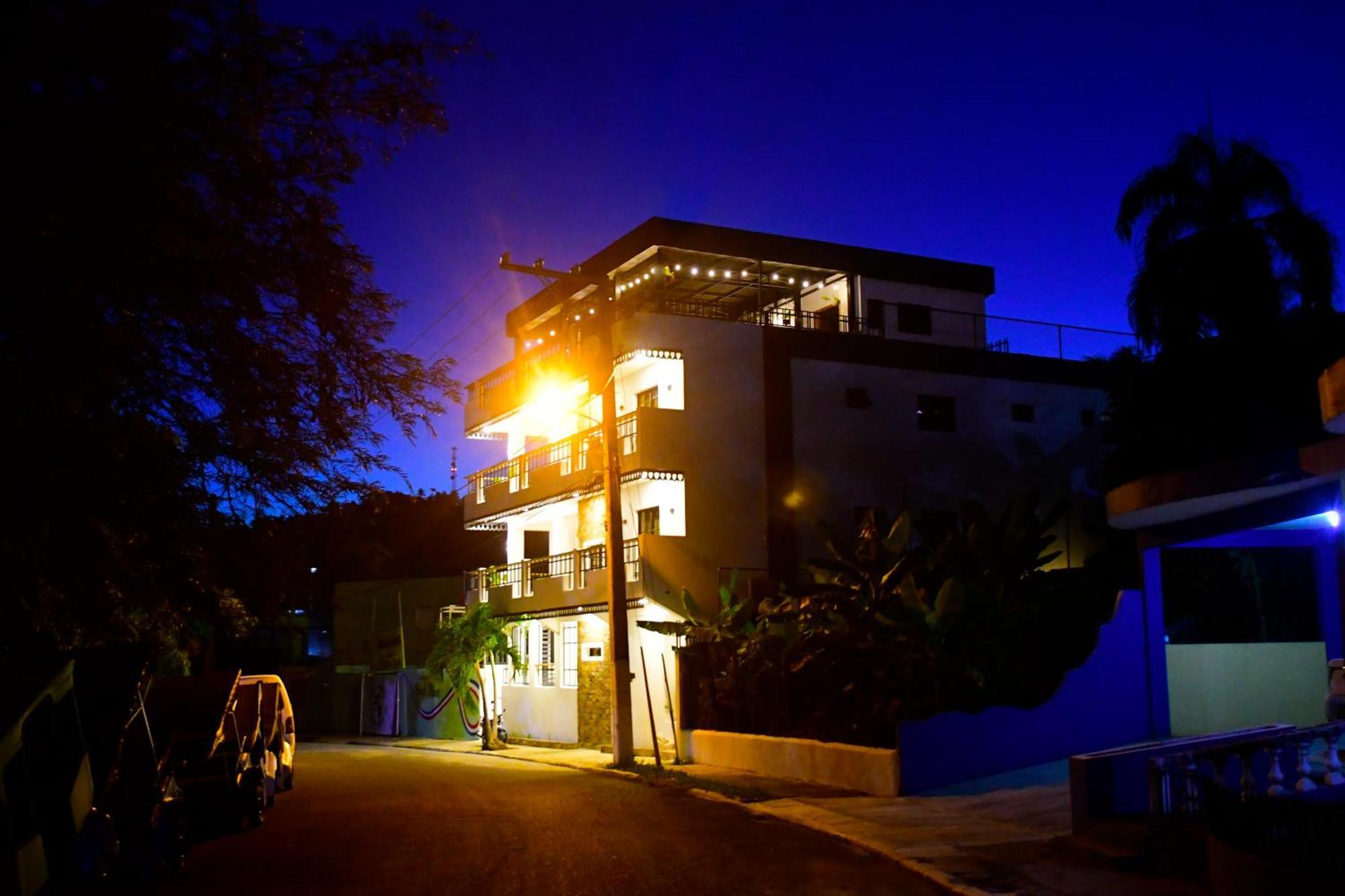 Hostal Marina Samana Exterior photo